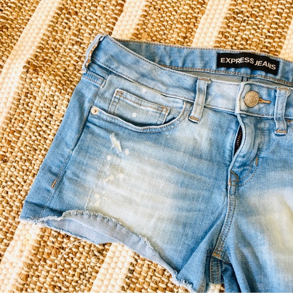 Express denim jean shorts distressed light wash cut off style summer beachy 4 - Picture 3 of 6